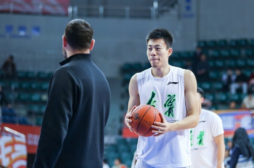 UwLYN, 当时是火烧, 容调整