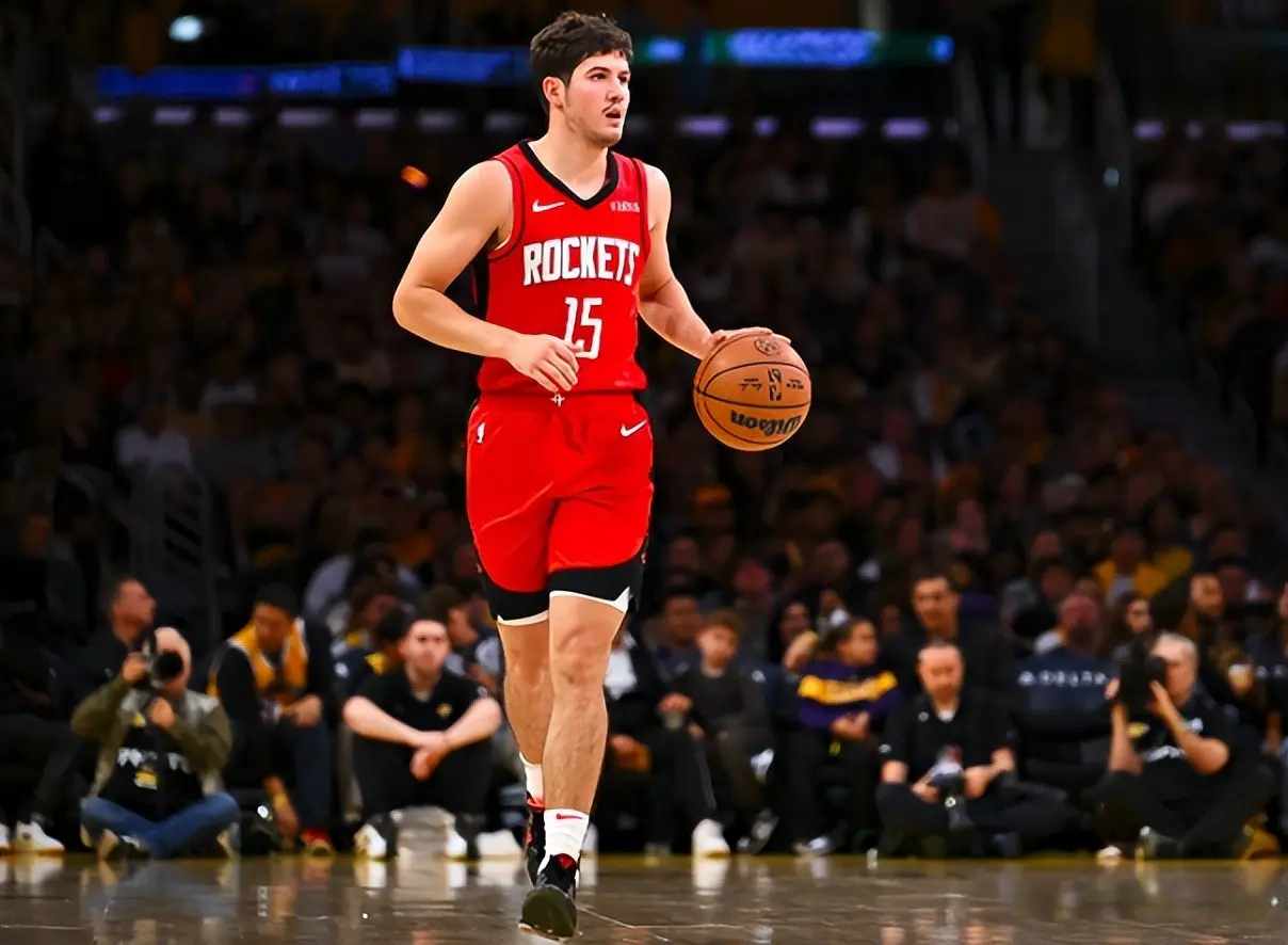 落后老鹰, 半场打完, 命中反超 落后老鹰, 半场打完, 命中反超